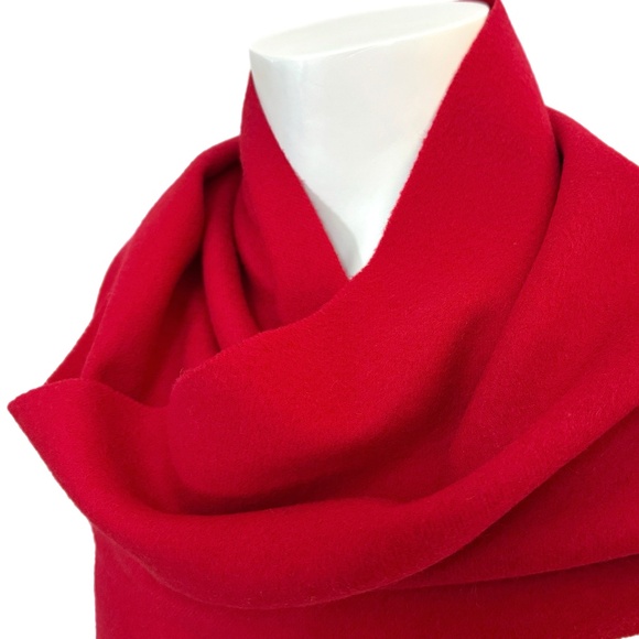 Faliero Sarti Italian Wool Scarf 🇮🇹 – Luxe Red Fringe Wrap - Picture 5 of 9